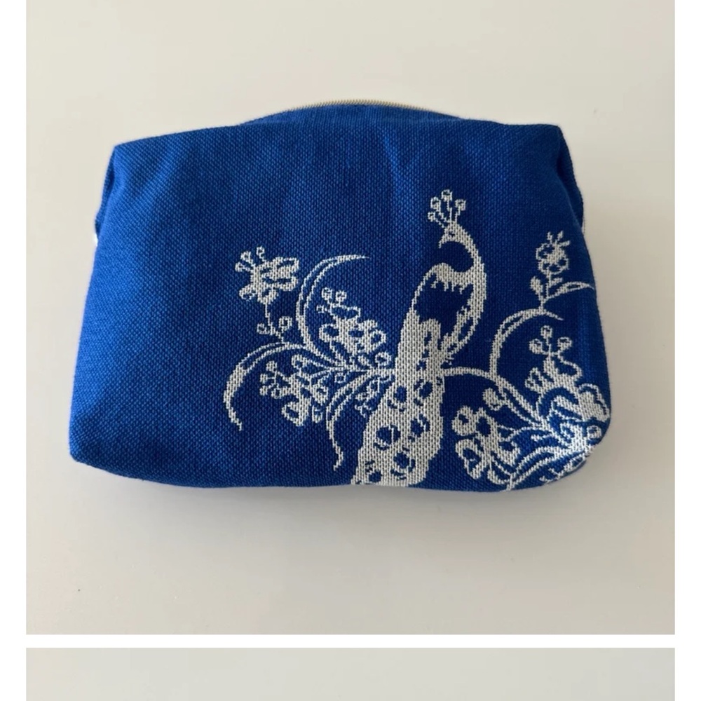 Cosmetic bag